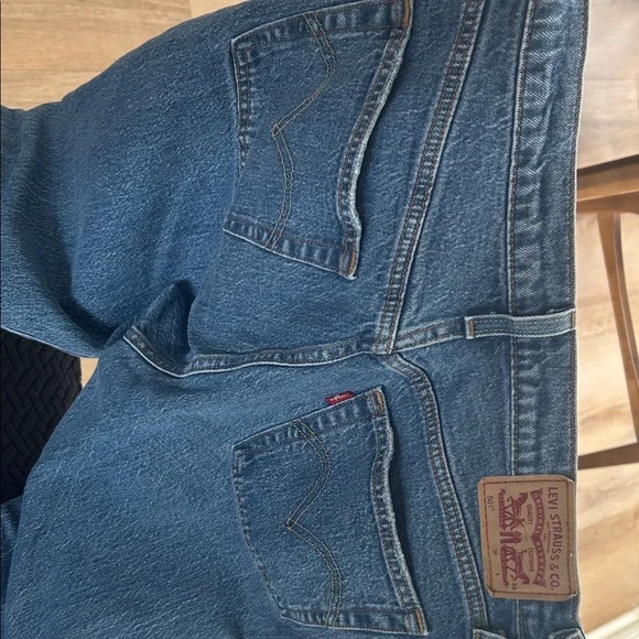 Levi's Classic Blue Straight Leg Jeans - Picture 3 of 7